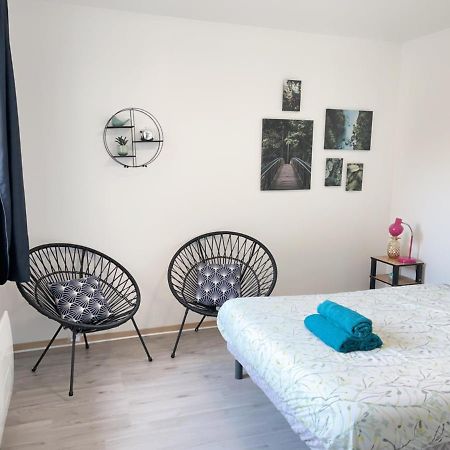 Jolie Appartement 2 Chambres 65M2 Au Centre Ville フォントネー・ル・コント エクステリア 写真