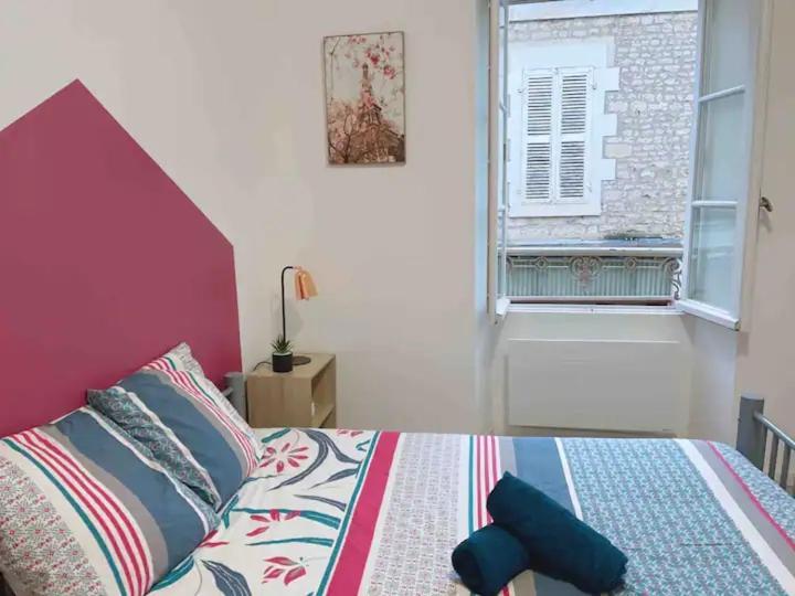 Jolie Appartement 2 Chambres 65M2 Au Centre Ville フォントネー・ル・コント エクステリア 写真